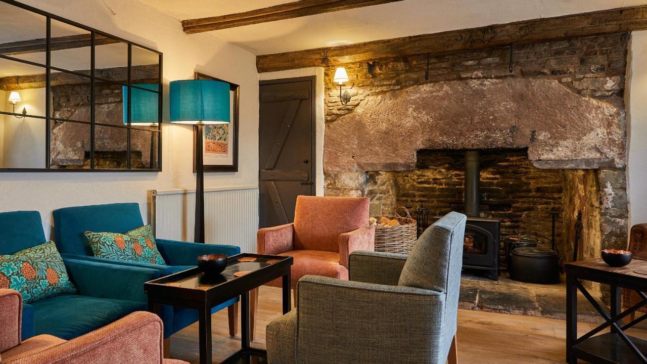 Tudor Farmhouse Hotel Клеарвэл Экстерьер фото