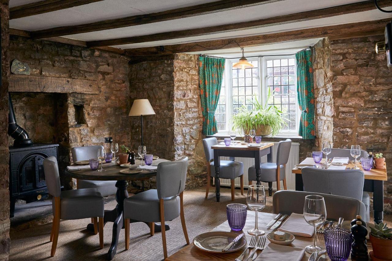 Tudor Farmhouse Hotel Клеарвэл Экстерьер фото