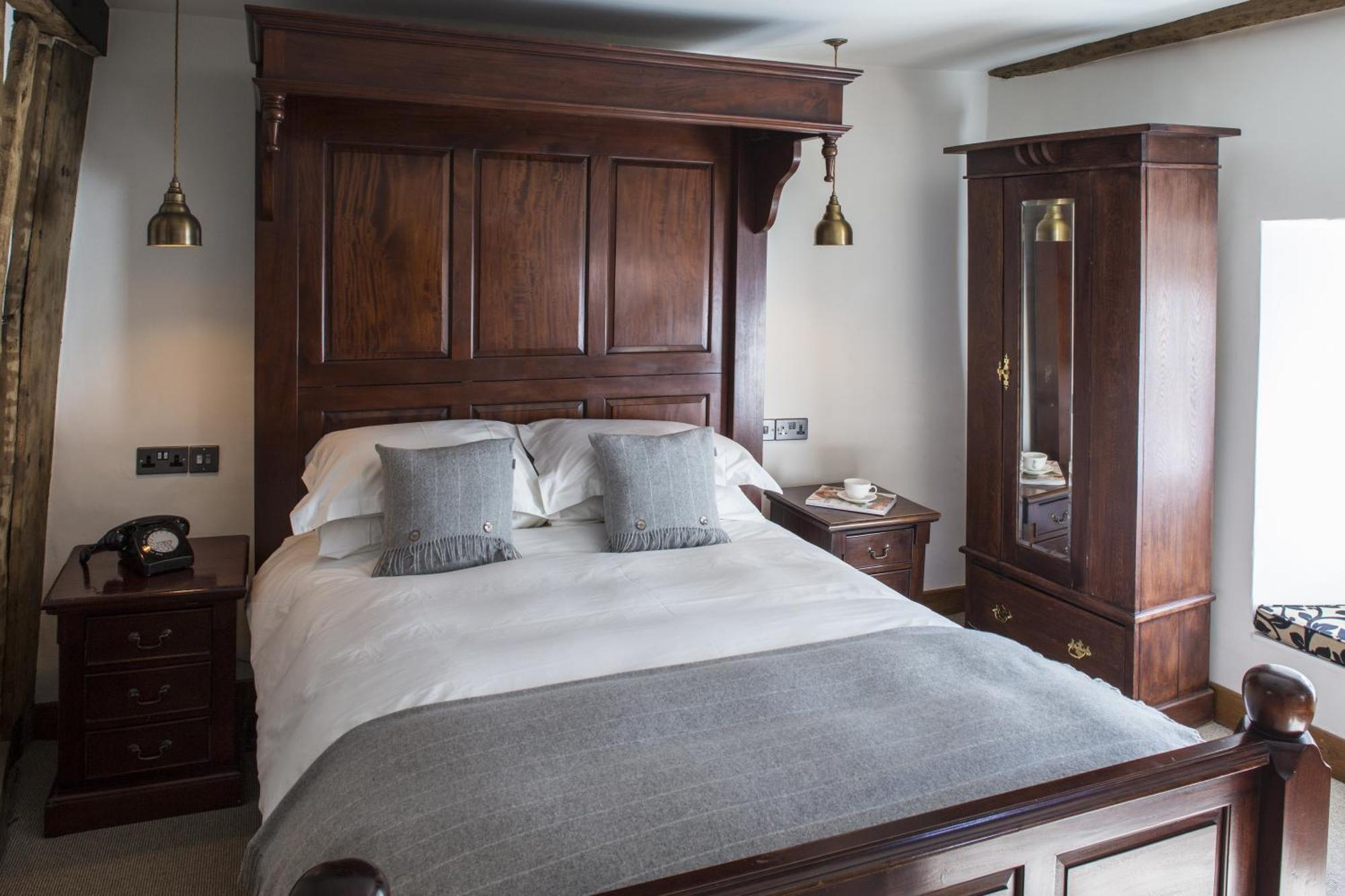 Tudor Farmhouse Hotel Клеарвэл Номер фото